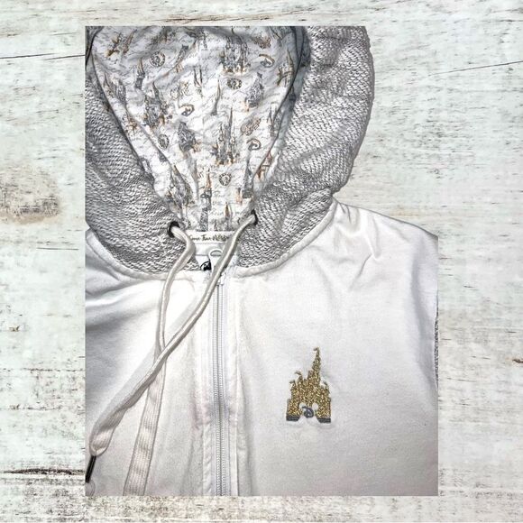 Walt Disney World Women’s Small Magic Kingdom White Zip Up Hoodie Size Small - Picture 4 of 6